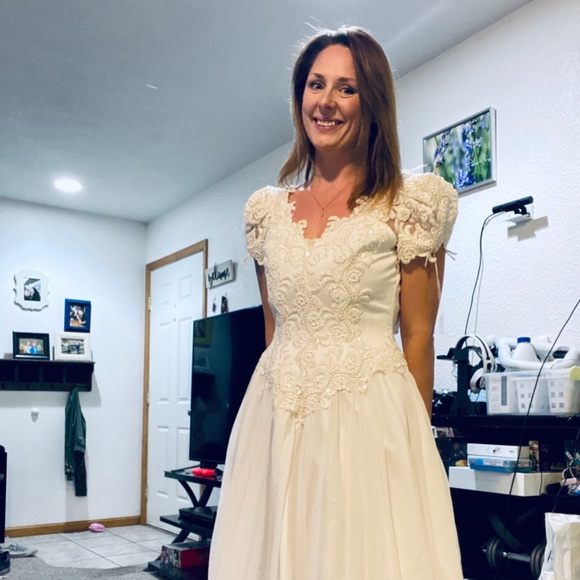 Wedding dress - Picture 7 of 8